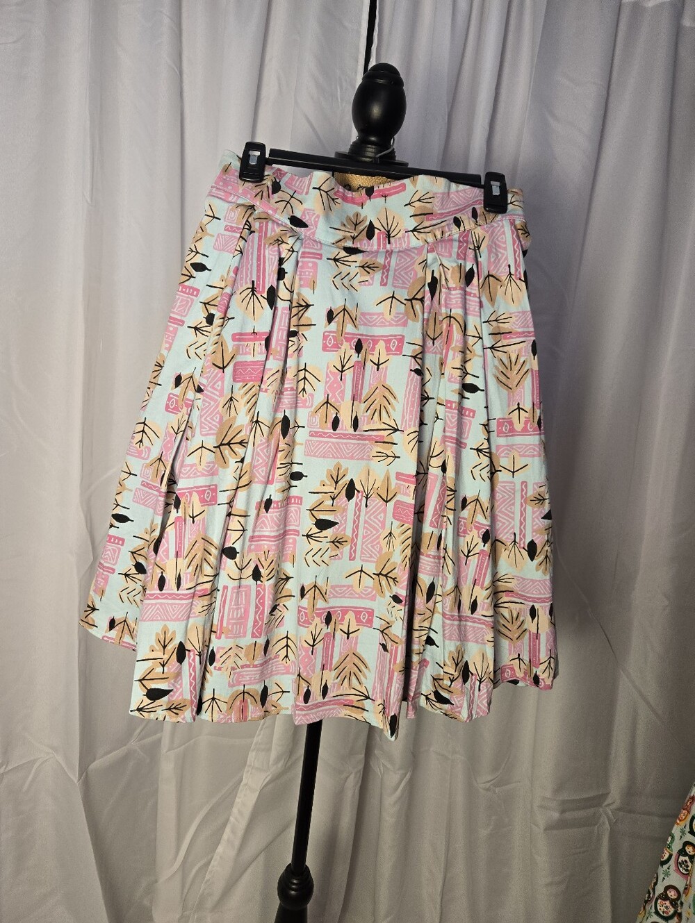 Laura Byrnes Pastel Floral/Tiki Print Pleated Skirt - Pink & Mint